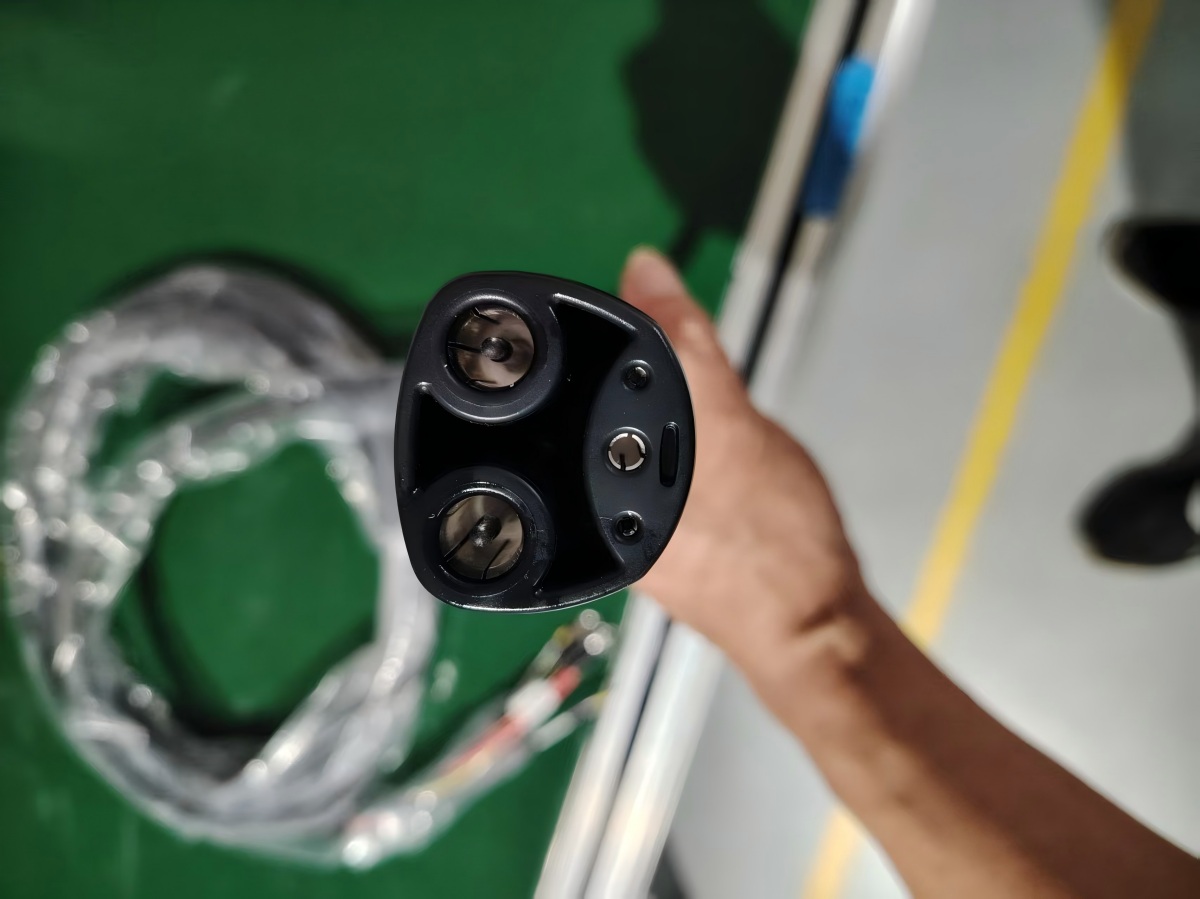 NACS connector